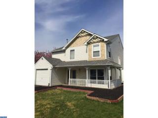 43 Country Lane Dr, Philadelphia, PA 19115-2183