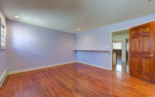 11 Munson Ct, Huntington Station NY 11747-1632 exterior