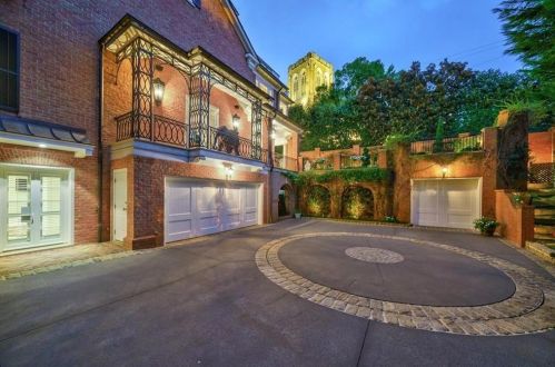 2774 Andrews Dr, Atlanta GA 30305-2903 exterior