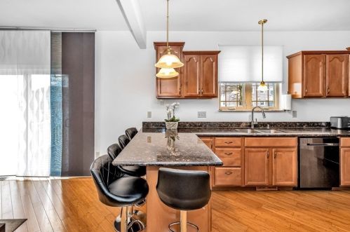 51 Clarendon Ave, Chicopee MA 01013-1839 exterior