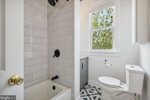 150 U St, Washington DC 20001-1621 exterior