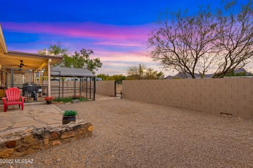 7117 Camino De Los Caballos, Tucson AZ 85743-9689 exterior