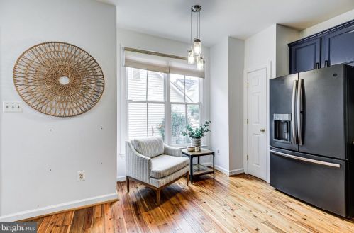 213 Creek Valley Ln, Rockville MD  20850-5603 exterior