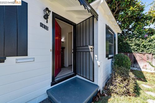 1630 Chestnut St, Berkeley CA 94702-1430 exterior