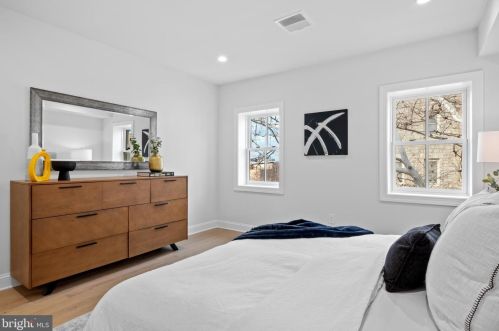 541 22nd St, Philadelphia PA  19130-3130 exterior