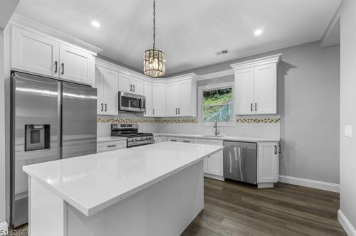 156 Barnert Ave, Paterson NJ  07512-1640 exterior