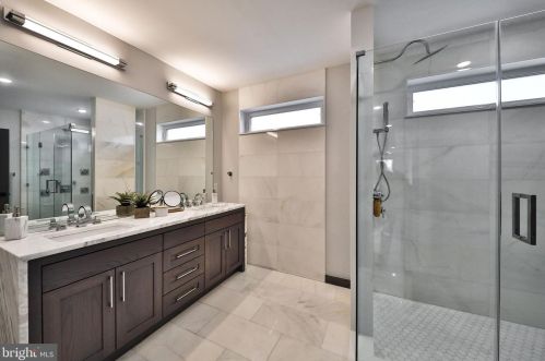 613 Bainbridge St, Philadelphia PA 19146-2413 exterior