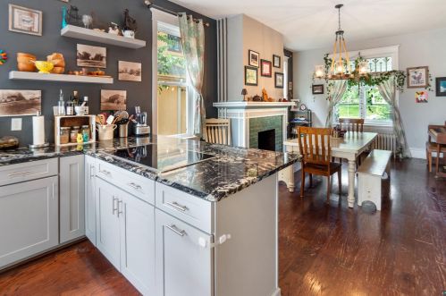 2128 4 St, Duluth MN 55805-1873 exterior