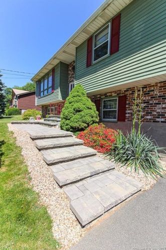 500 Swain Ave, Meriden, CT 06450-7222