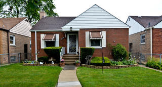 9727 Emerald Ave, Chicago, IL 60628-1041