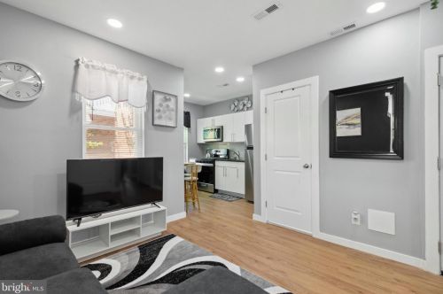 2240 65th St, Philadelphia, PA 19142-2222