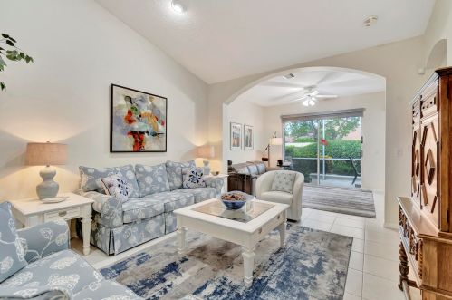 9647 Cres Vw Dr, Boynton Beach FL 33437-5929 exterior