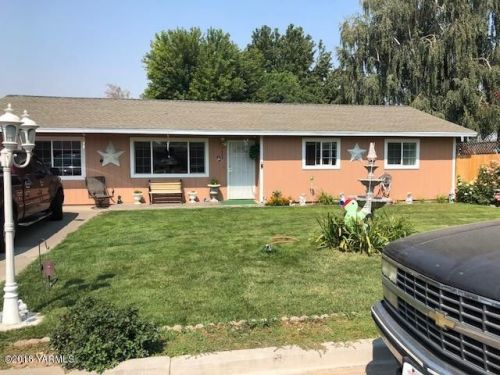 7603 Garden Ave, Yakima, WA 98908-9027