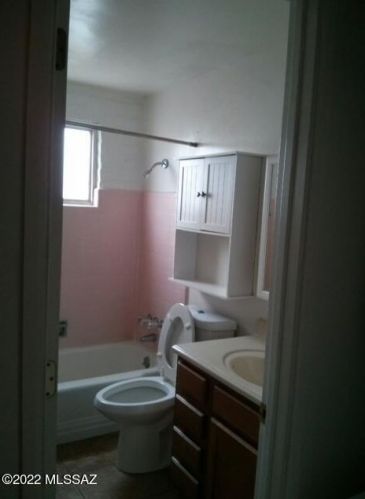 3241 Monte Vis Dr, Tucson AZ 85712-1630 exterior