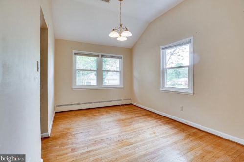 4301 Laurel Rd, Alexandria VA 22309-2520 exterior