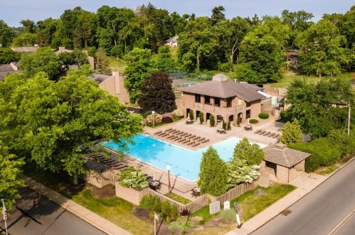 155 Linden Ct, Pittsburgh PA 15237-2623 exterior