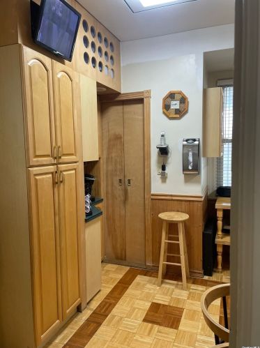 1804 Bussing Ave, Bronx NY 10466-2032 exterior