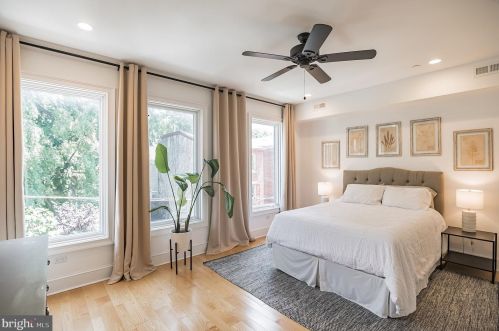 1018 Leithgow St, Philadelphia PA  19123-1421 exterior