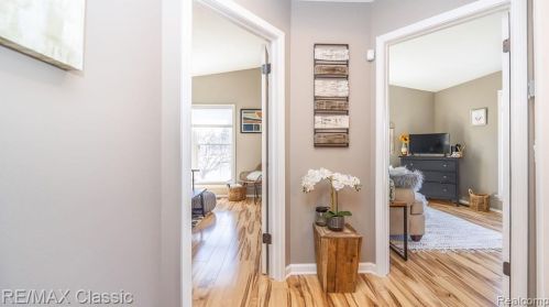 22158 Edgewater, Novi MI  48375-5014 exterior