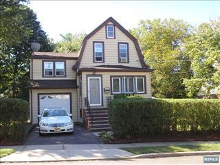 44 Bilton St, Teaneck, NJ 07666-3720