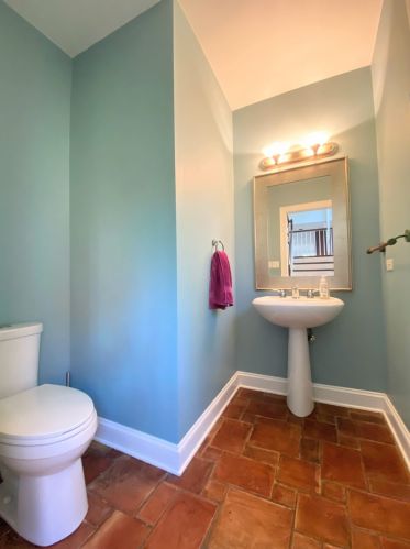 1821 Oakdale Ave, Chicago IL  60657-4023 exterior