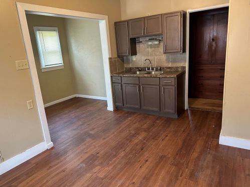 3429 39th St, Milwaukee, WI 53215-4020