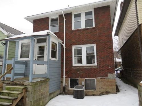 911 Kennebec St, Pittsburgh PA 15217-2605 exterior