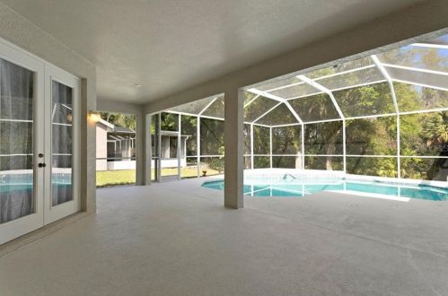 8204 Nature Cove Way, Tampa FL 33647-3224 exterior