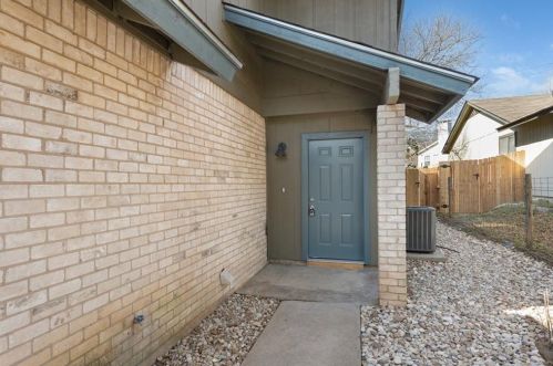2414 Burleson Ct, Austin, TX 78741-5603