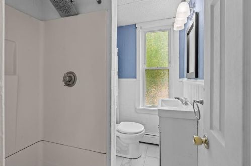 22 Dean St, Woonsocket RI  02895-1314 exterior