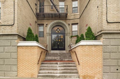 1100 Grand Concourse, Bronx NY 10456-3902 exterior