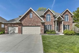 802 182nd St, Omaha NE  68022-5707 exterior