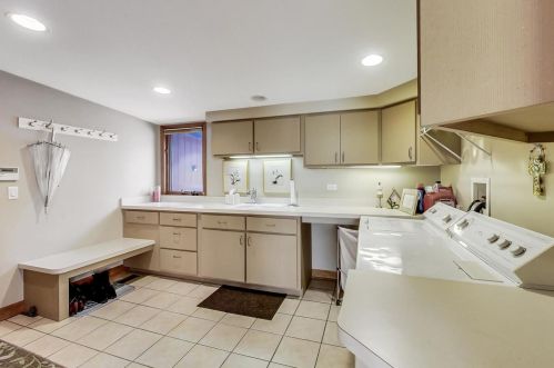 322 Kenmore Ave, Elmhurst IL 60126-3518 exterior