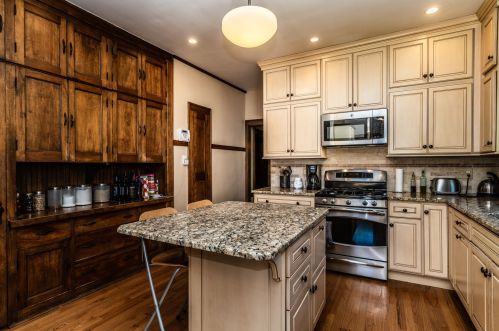 9738 Damen Ave, Chicago IL 60643-1629 exterior