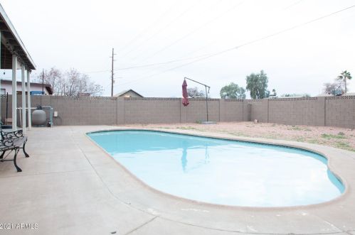 1818 50 Dr, Phoenix AZ 85031-1324 exterior