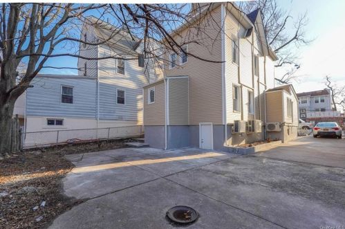 809 Chestnut St, Bronx NY 10467-6504 exterior