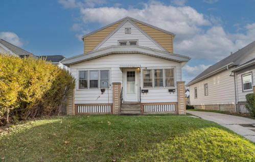 226 64th St, Milwaukee, WI 53213-4013