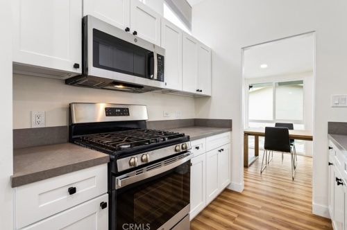 518 Orangethorpe Ave, Fullerton CA  92832-2803 exterior