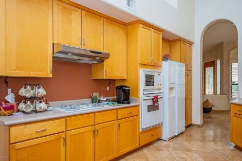 5829 Golden Eagle Dr, Tucson AZ 85750-0817 exterior