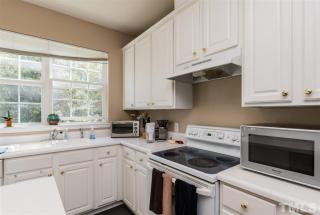 515 Sherwood Forest Pl, Cary NC  27519-6354 exterior