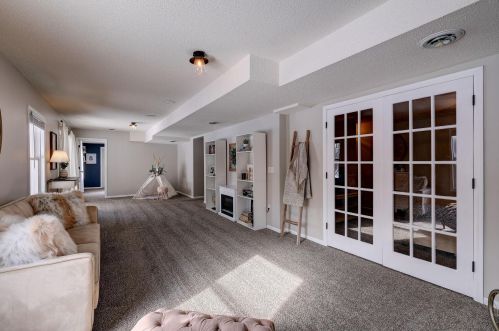 1104 Autumn Dr, Saint Paul MN 55125-8616 exterior