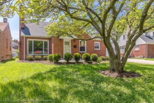 1124 Nichols Ln, Broadview, IL 60153-1080