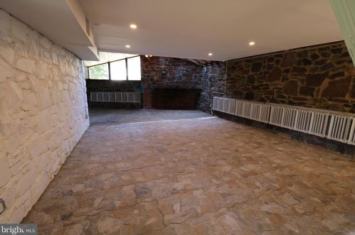 635 Parkway Ave, Trenton NJ  08618-2723 exterior