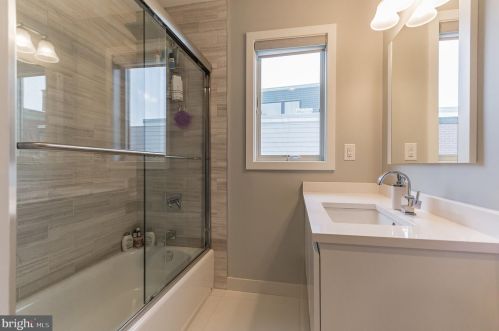 307 Green St, Philadelphia PA 19130-3914 exterior