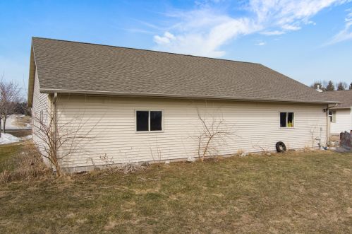 3301 Wagon Wheel Rd, Manitowoc WI 54220-8713 exterior