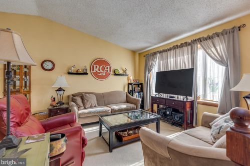 8349 Wessex Dr, Camden NJ 08109-3529 exterior