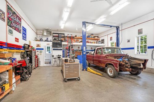 1038 Allen Rd, Concord NH 03304-5400 exterior