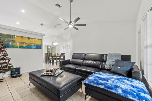 1808 Fears Ave, Fort Pierce FL  34953-4526 exterior