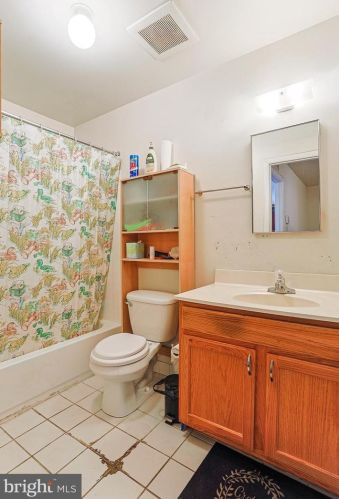 1537 19 St, Philadelphia PA 19121-4120 exterior