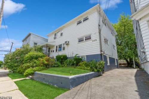 152 7th St, Paterson NJ 07506-3802 exterior